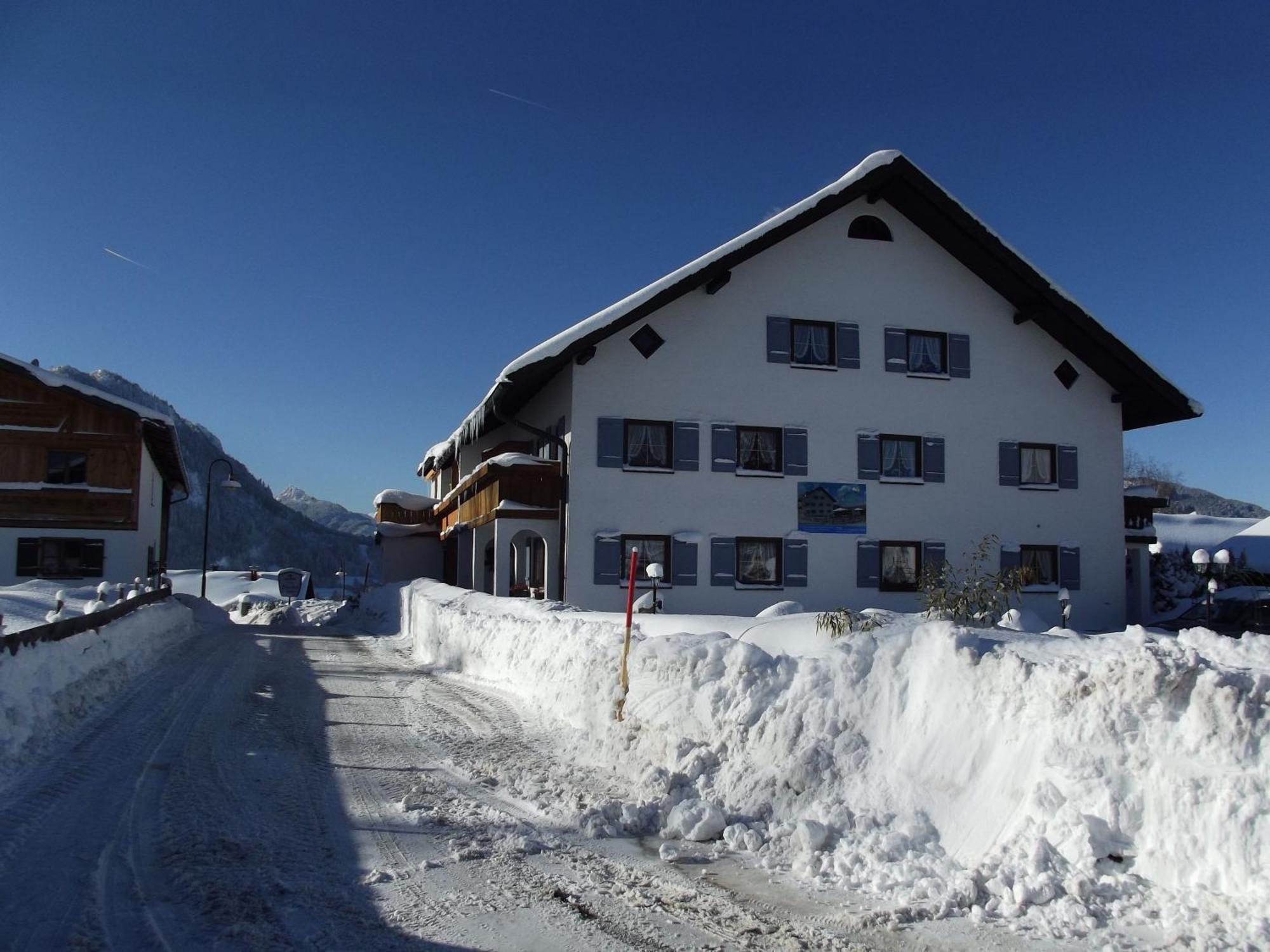 Gemuetliche Ferienwohnung In Urigem Bauernhaus Pfronten Exterior photo